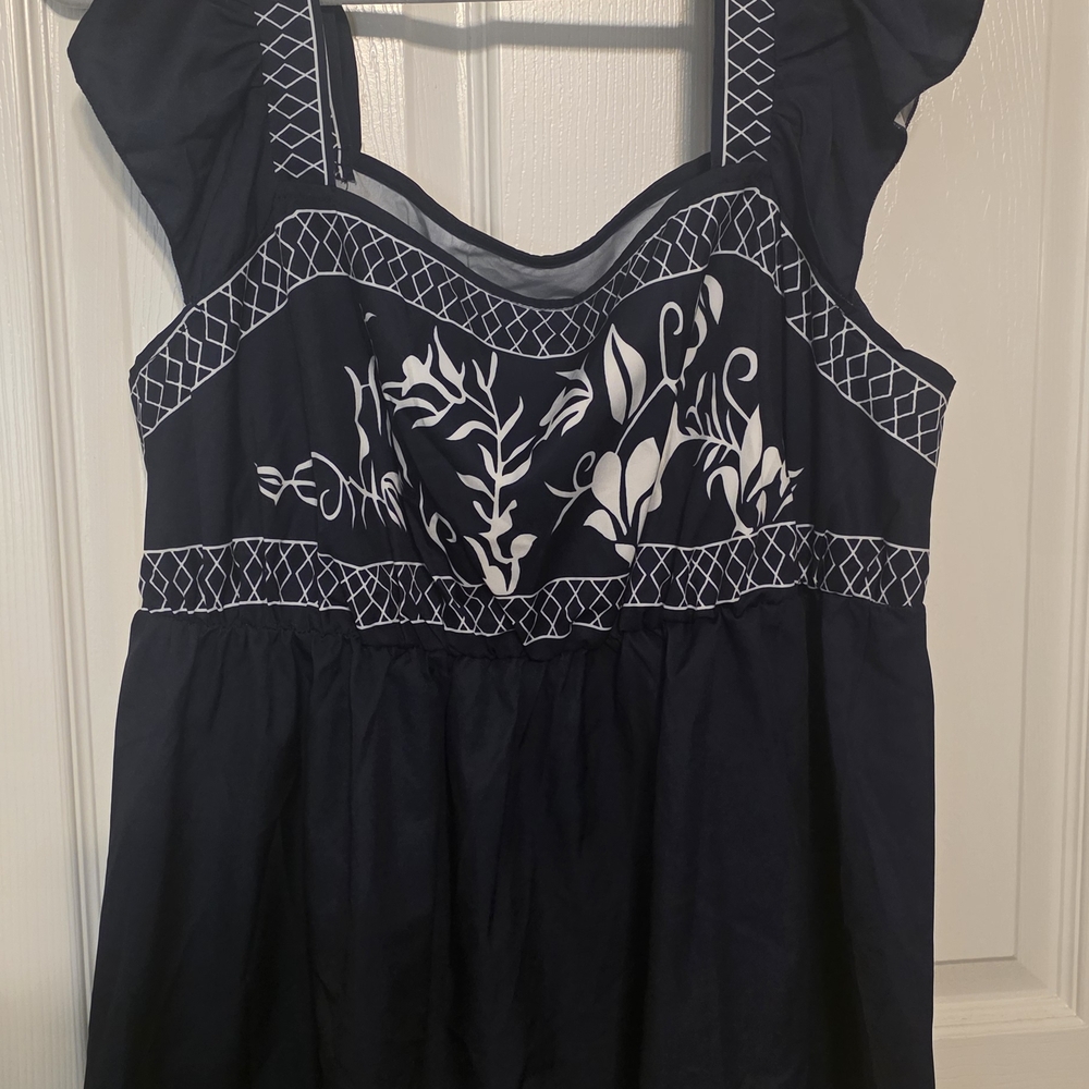 SHEIN Curve Navy Top with White Trim